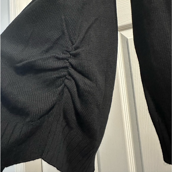 Women’s maternity v-neck sweater size small - Picture 5 of 6